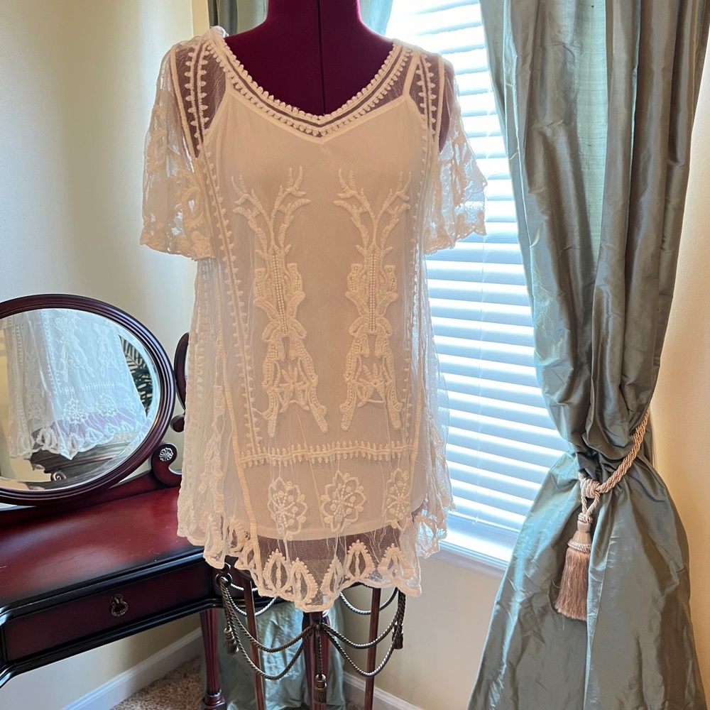 CalStyle Women’s Ivory Embroidered Top, New w/ Tags, Size: Small